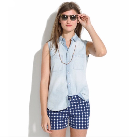 Madewell Tops - Madewell Sleeveless Denim Shirt